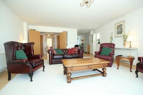 2 bedroom apartment to rent, Ascot Gate, Glasgow G12