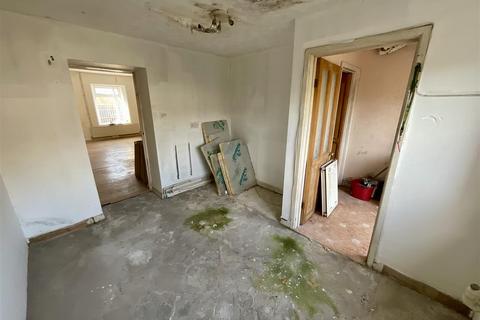 1 bedroom terraced house for sale, Bassett Terrace, Pwll, Llanelli