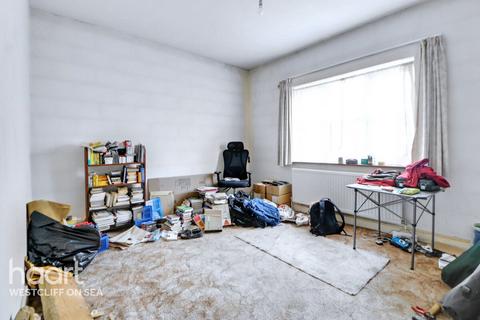 Flat 3, 17 Britannia Road, Westcliff-on-sea, SS0 8BP