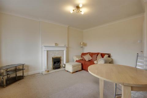 2 bedroom apartment for sale, Chelsea Court, Cottingham