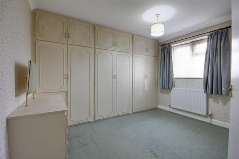 2 bedroom apartment for sale, Chelsea Court, Cottingham