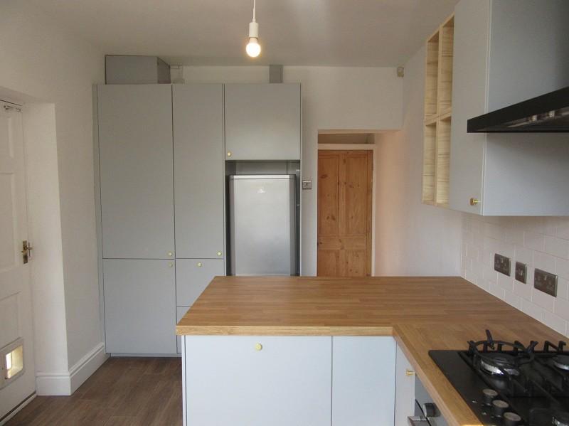 Kitchen Photo 2