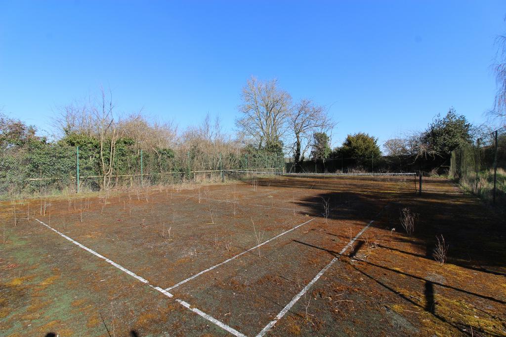 Tennis court.JPG