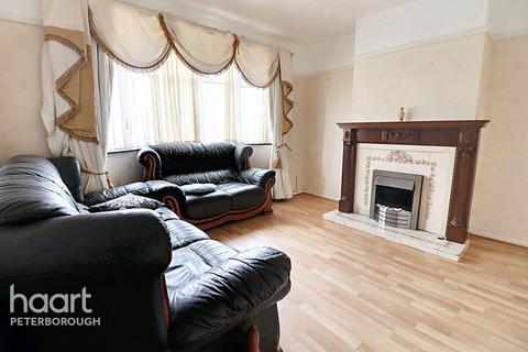 3 bedroom semi-detached house for sale, Ayres Drive, Stanground