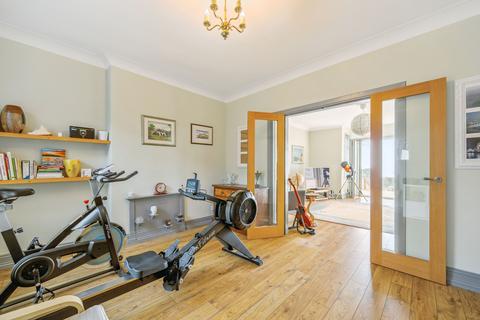 19 Fullerton Drive, Seamill, West Kilbride, KA23 9HS