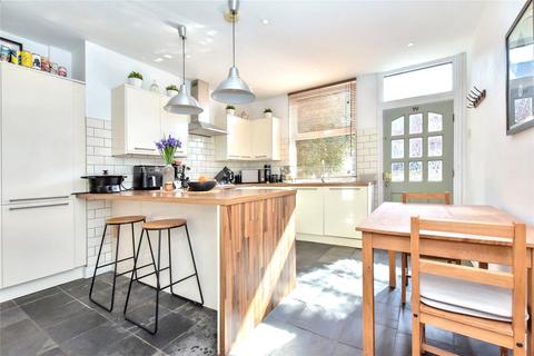 10 De Lacy Mount, Leeds, LS5 3JF