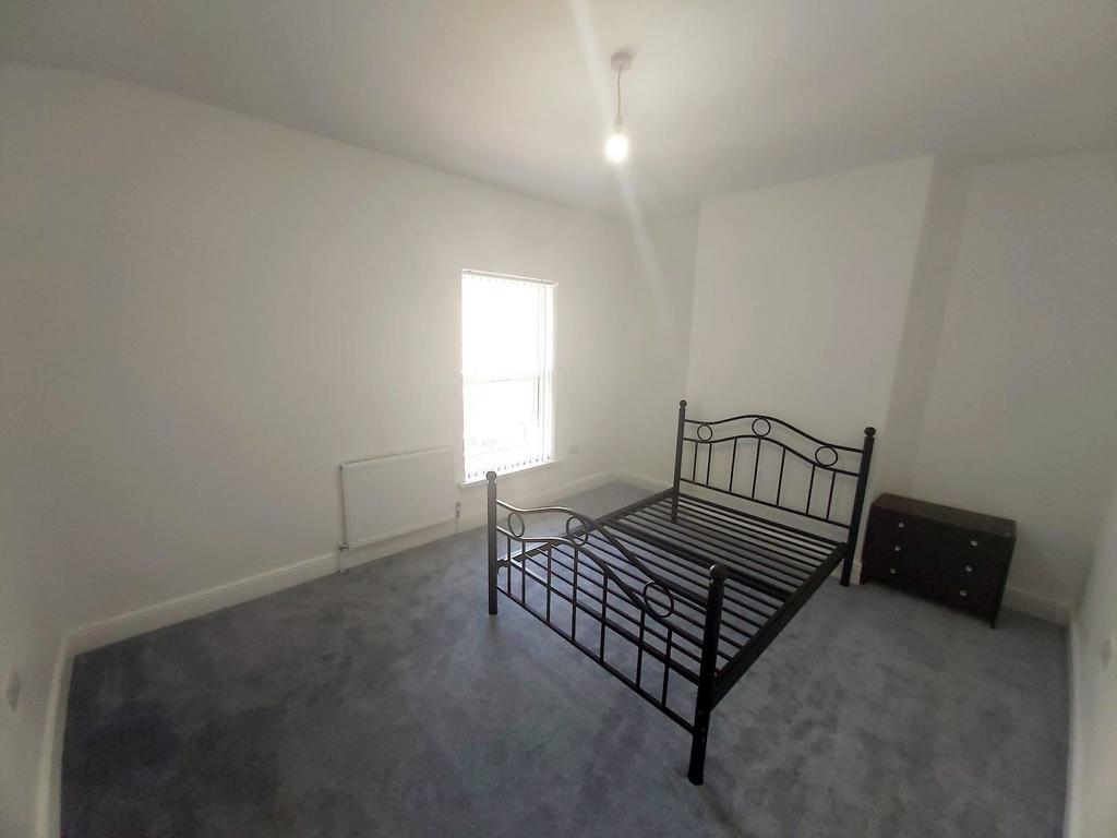 Bedroom - Front elevation