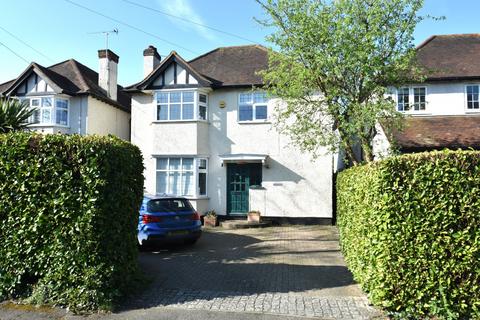 32 Gaviots Way, Gerrards Cross, SL9 7DX