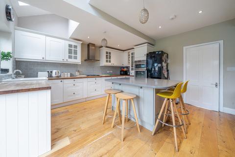 32 Gaviots Way, Gerrards Cross, SL9 7DX