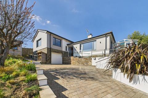 2 Cedar Grove, Bude, EX23 8NB