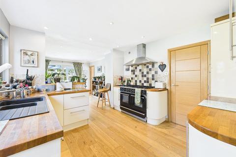 2 Cedar Grove, Bude, EX23 8NB