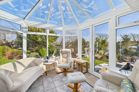 2 Cedar Grove, Bude, EX23 8NB