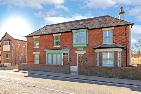 4 Frogmore, St Albans, AL2 2LP