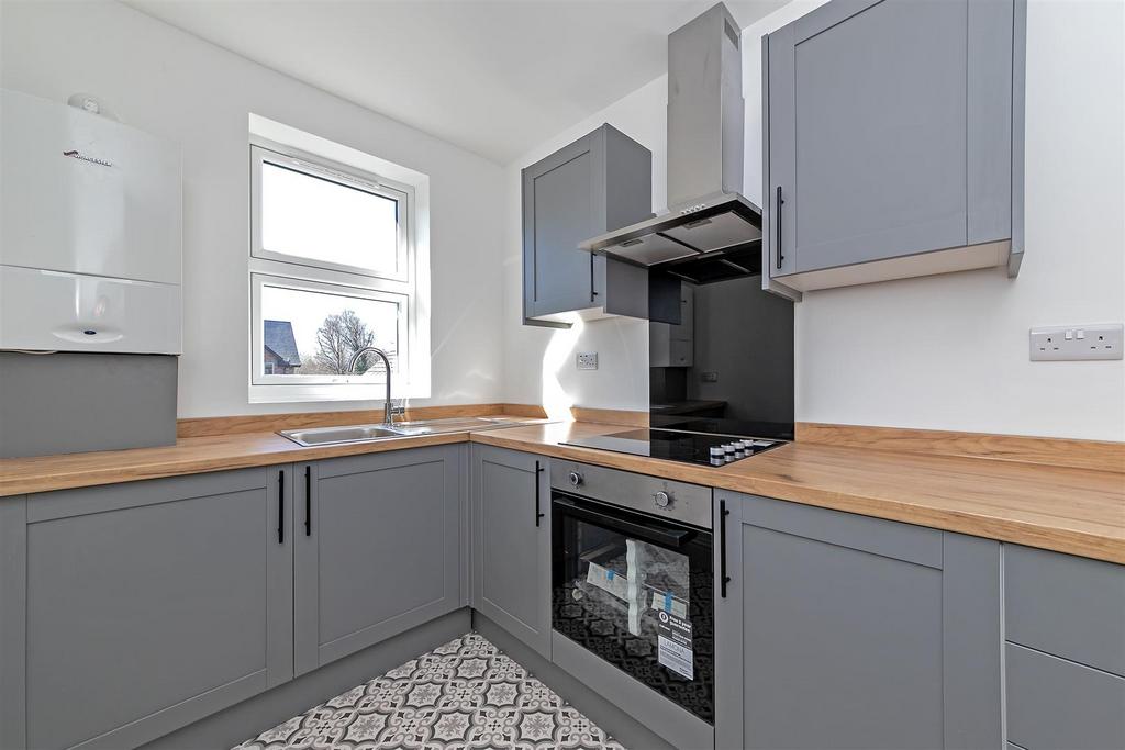 4 BFrogmore Road-14.jpg