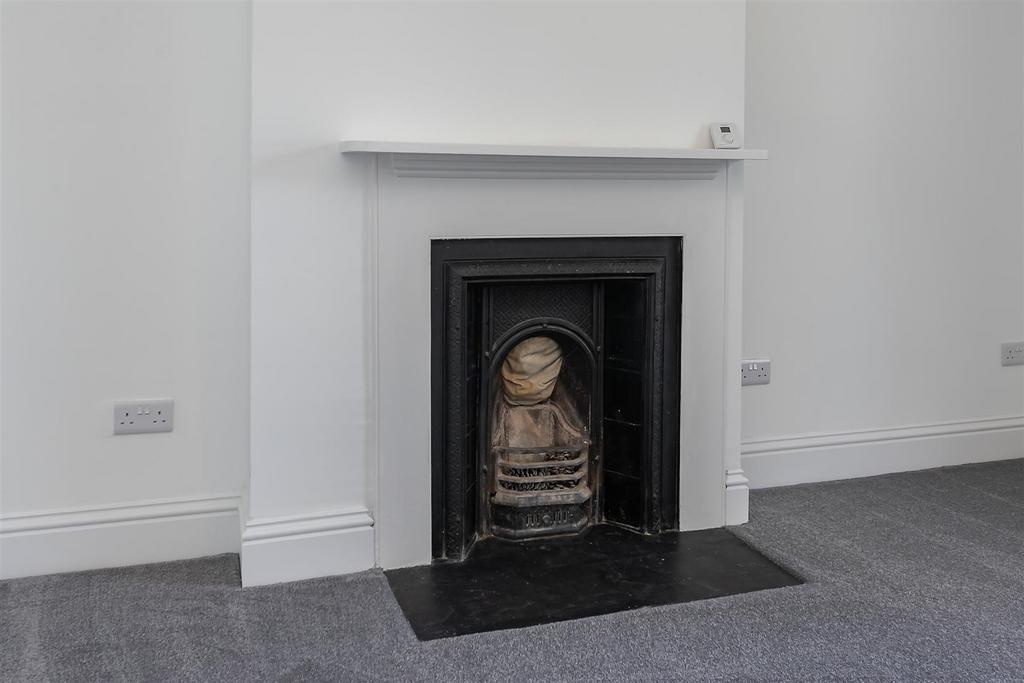 4 BFrogmore Road-17.jpg