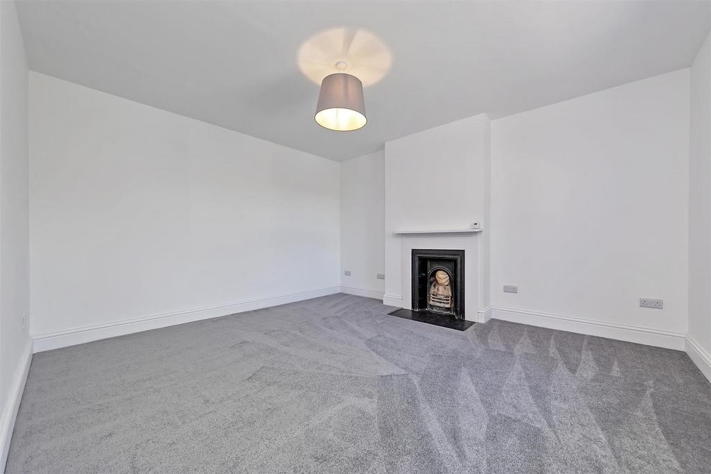4 BFrogmore Road-15.jpg