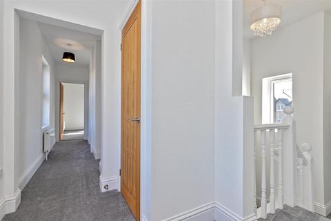 4 Frogmore, St Albans, AL2 2LP