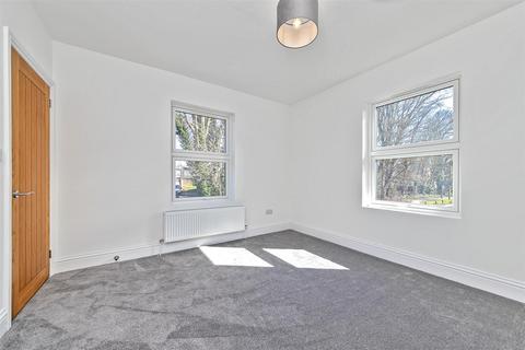 4 Frogmore, St Albans, AL2 2LP