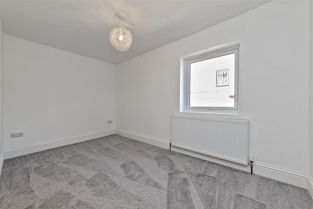 4 BFrogmore Road-23.jpg