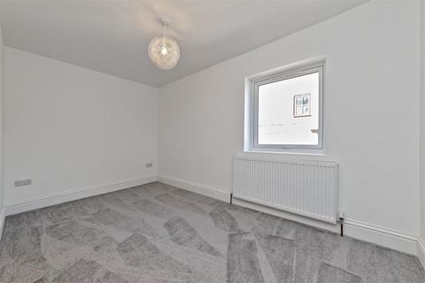 4 Frogmore, St Albans, AL2 2LP