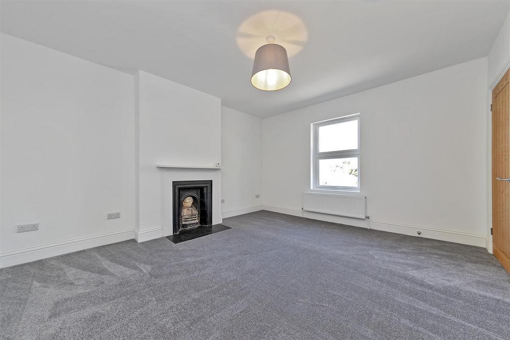 4 BFrogmore Road-16.jpg