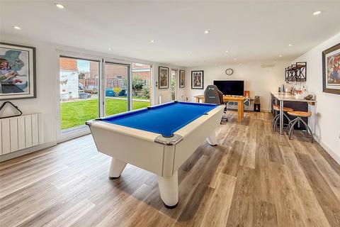41 Capstan Drive, Littlehampton, BN17 6SF