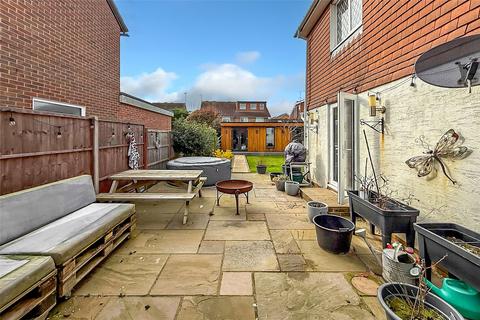 41 Capstan Drive, Littlehampton, BN17 6SF