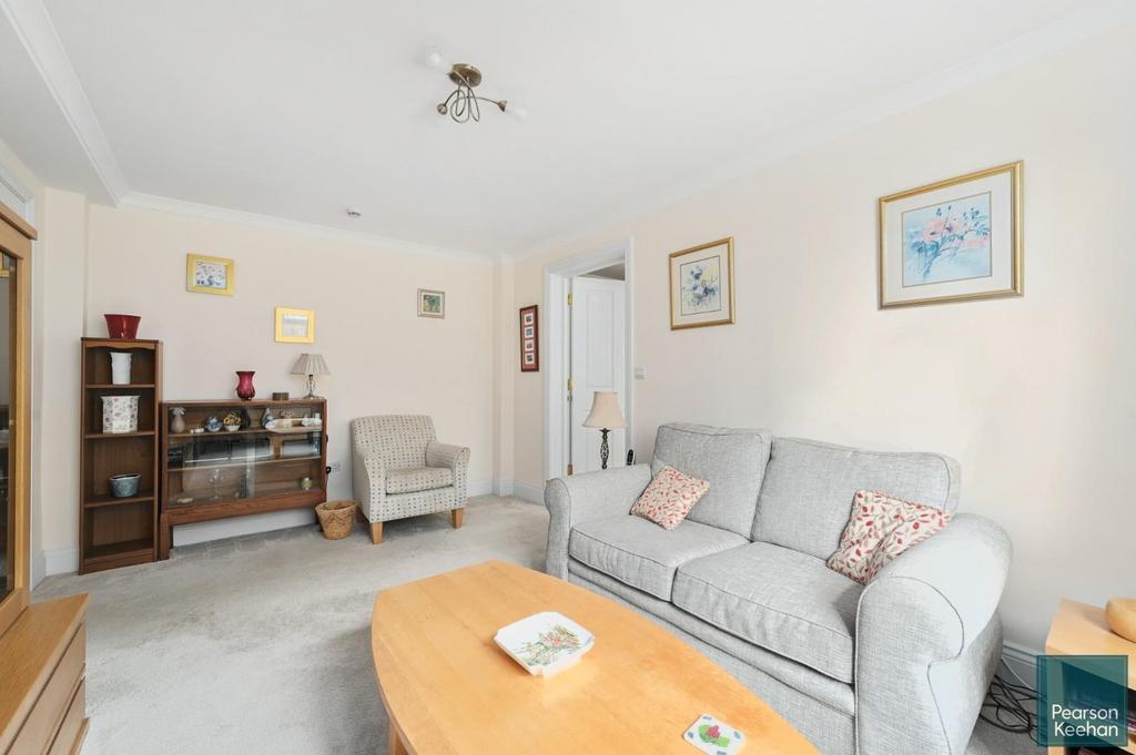 80 Harewood Court BN3 (4).jpg