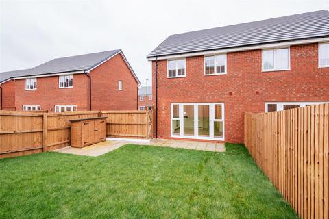 3 bedroom semi-detached house to rent, Epsom Lane, Nottingham, NG5