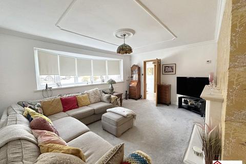 45 Furzeland Drive, Neath, SA10 7UG