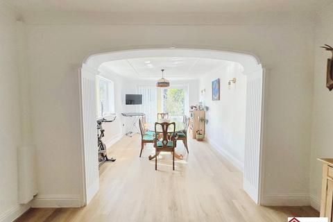 45 Furzeland Drive, Neath, SA10 7UG