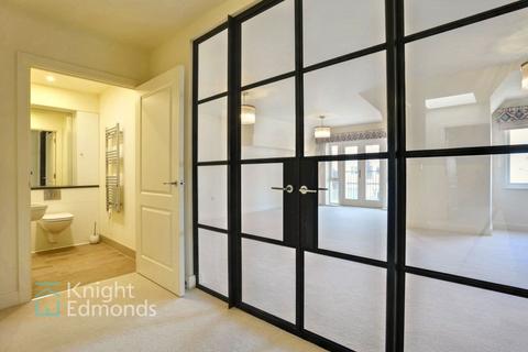 2 bedroom penthouse for sale, Kings Square, Leeds, ME17