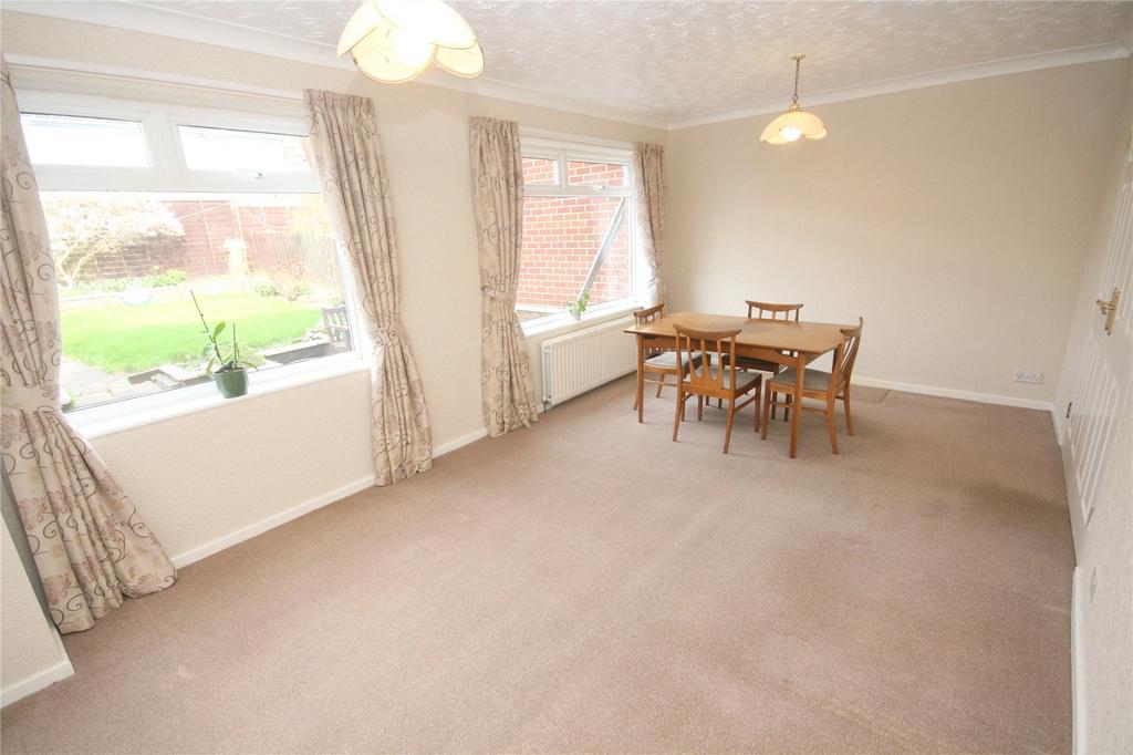 Sitting/Dining Room2