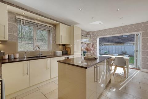 3 Clevedon Close, Great Notley, Braintree, CM77 7YT