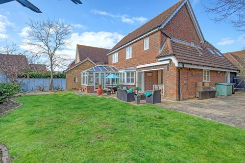 3 Clevedon Close, Great Notley, Braintree, CM77 7YT