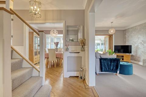 3 Clevedon Close, Great Notley, Braintree, CM77 7YT
