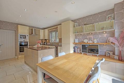 3 Clevedon Close, Great Notley, Braintree, CM77 7YT