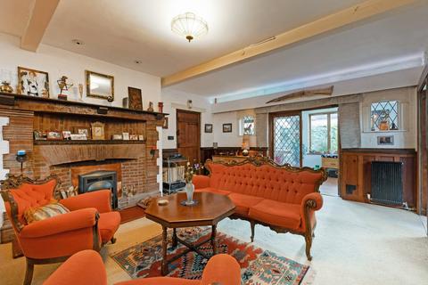undefined, West Drive, Cheltenham, Gloucestershire, GL50