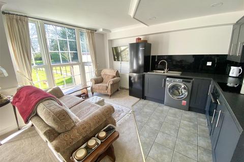 1 bedroom apartment for sale, Holyhead Road, Bicton, Shrewsbury