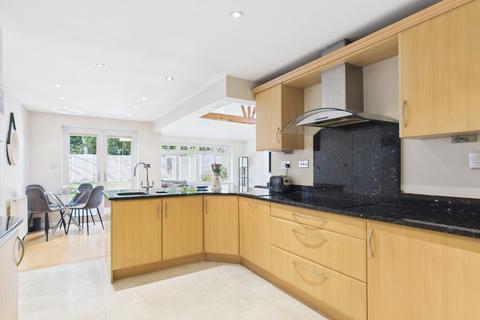 33 Groves Lea, Mortimer, Reading, RG7 3SS