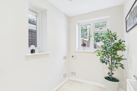 33 Groves Lea, Mortimer, Reading, RG7 3SS