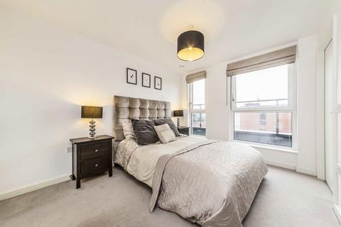 3 bedroom flat for sale, High Street, Brentford TW8