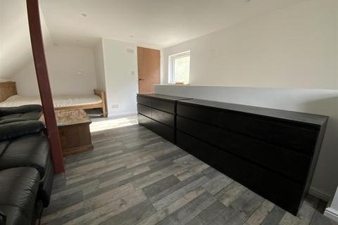 5 bedroom semi-detached house for sale, Manton Road, Brighton