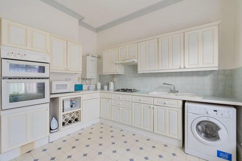 1, Harby Browe Grafton Close, Worcester Park, KT4 7JY