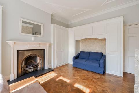 1, Harby Browe Grafton Close, Worcester Park, KT4 7JY
