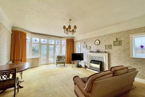 18 Dunkeld Road, Bournemouth, BH3 7EN