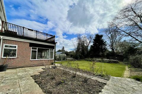 18 Dunkeld Road, Bournemouth, BH3 7EN