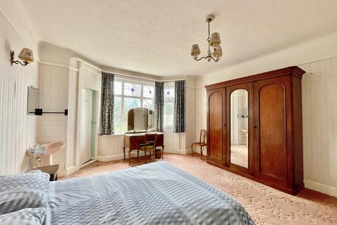 18 Dunkeld Road, Bournemouth, BH3 7EN