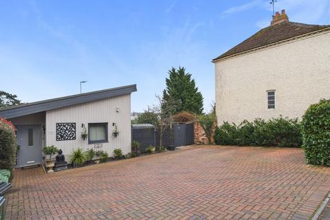 3 bedroom detached house for sale, Henwick Road, Worcester, Worcestershire, WR2