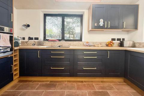 4 bedroom detached house to rent, Laurel Gardens, Bristol BS49